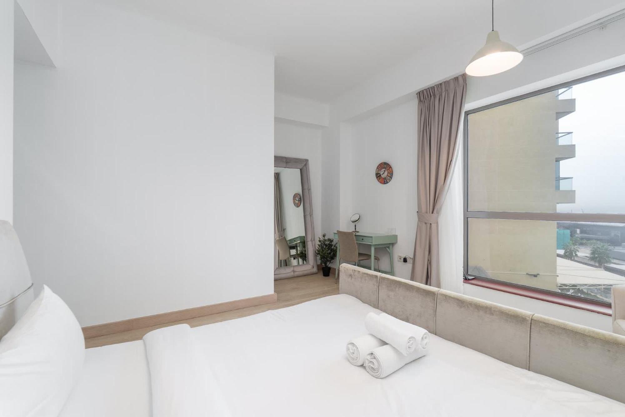 Stylish 4-bedroom With Balcony Views In Jbr Appartamento *